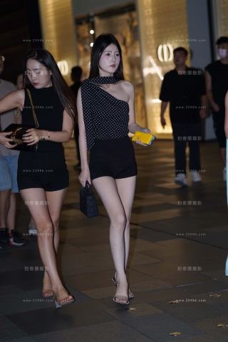 白皙的美腿