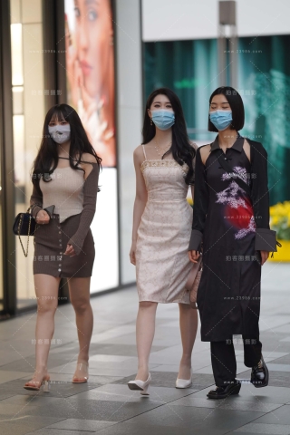 美女三人行