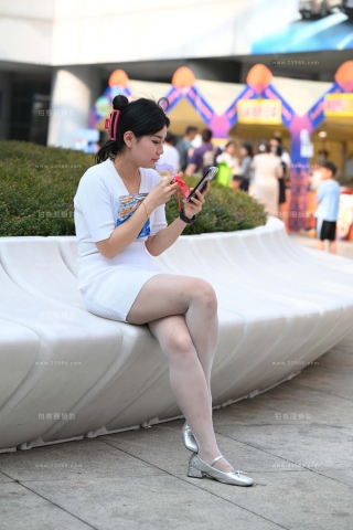 白裙rou丝女人