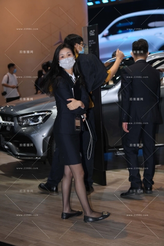 黑丝OL气质汽车销售顾问