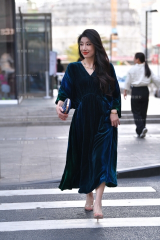 轻熟气质长裙朲槭