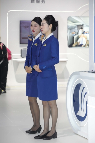 端庄的黑丝国航空姐