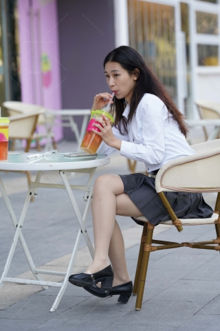百褶裙肉丝女孩儿 【图片➕视频】