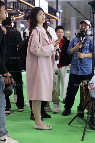 超薄丝，平底鞋，史诗级过肺？