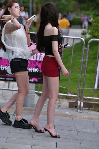 极品美腿红短裙气质美女