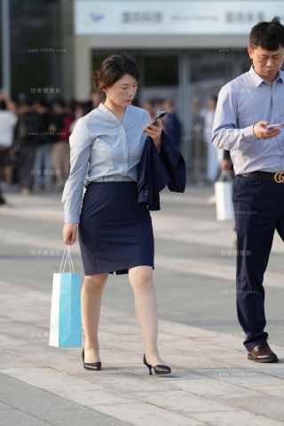 下班了的成熟韵味汽车销售顾问