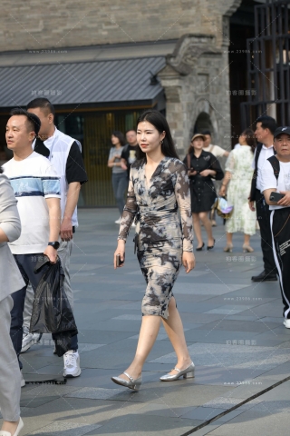 街拍长裙美女