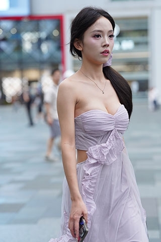 查看完整内容：抹胸紫裙 - 共15张图片