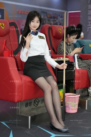 25广州台球展靓丽的黑色丝小姐姐