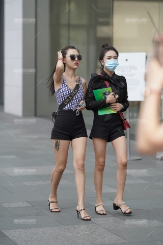 美腿美背