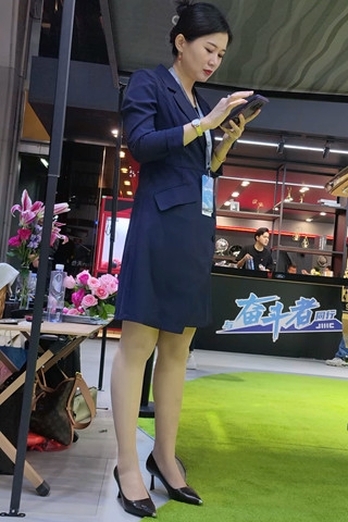 竖版4K无水印视频--超薄R丝销售经理