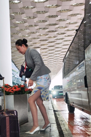 4K视频海航空姐灰咖色丝袜细高跟气场拉满