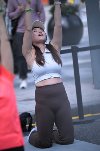 查看完整内容：爱运动的小美女 - 共17张图片